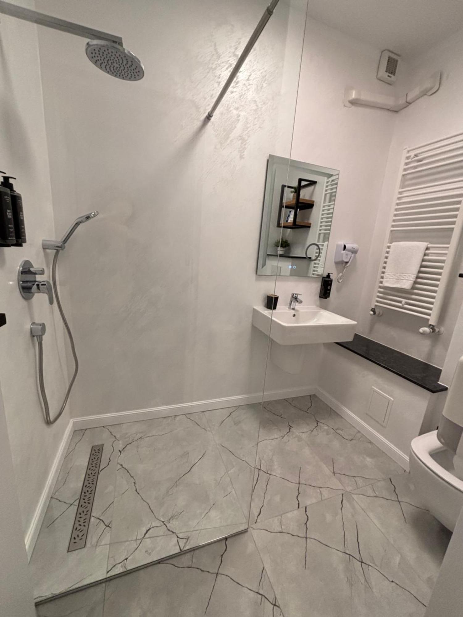 Casa Vatra Radautiホステル エクステリア 写真