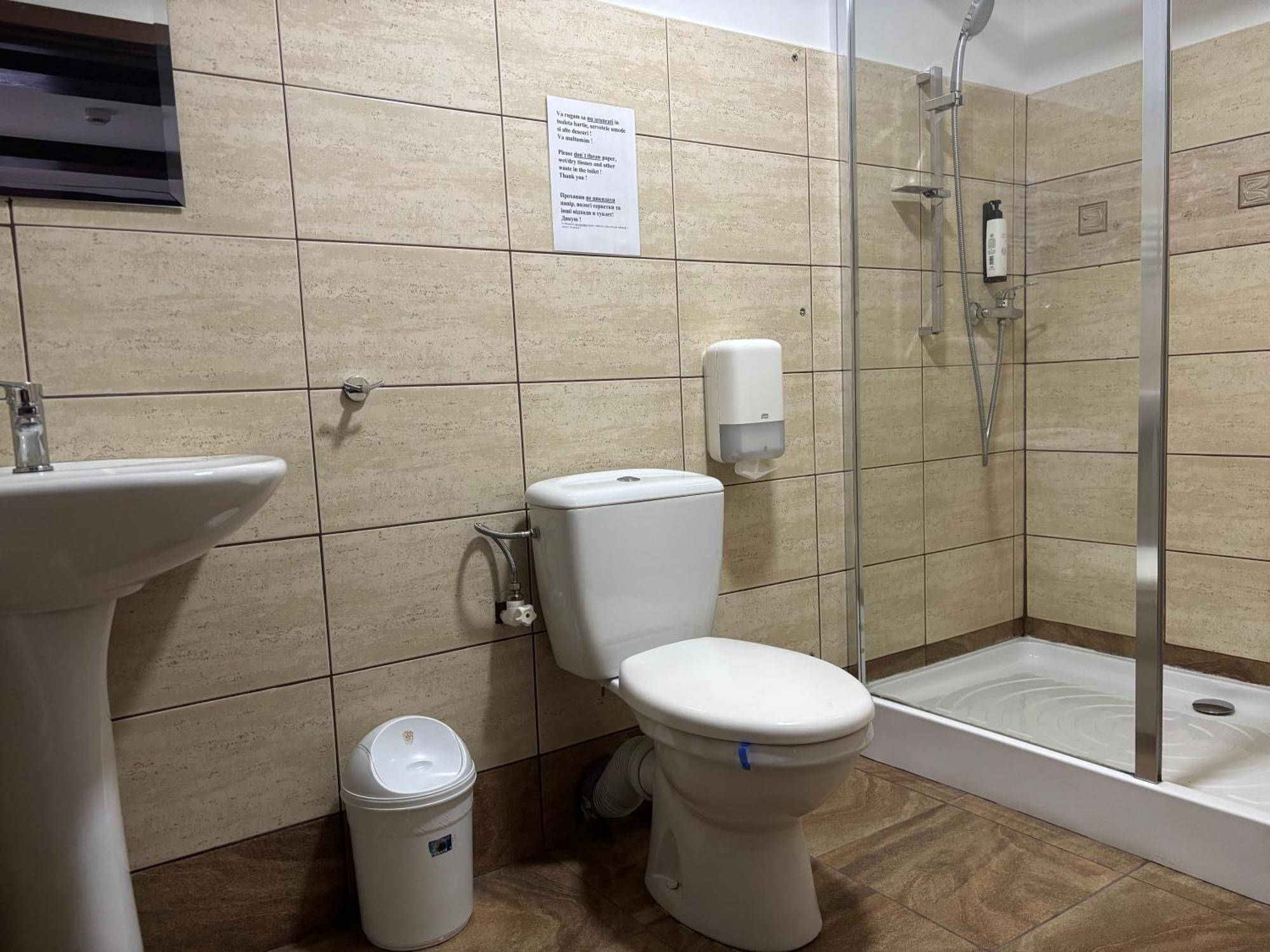 Casa Vatra Radautiホステル エクステリア 写真